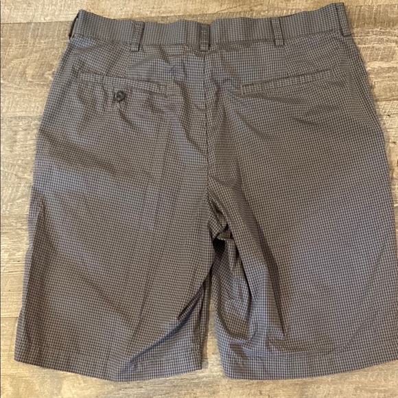 Men's Gray GOLF Checkered Flat Front Shorts - Picture 5 of 7